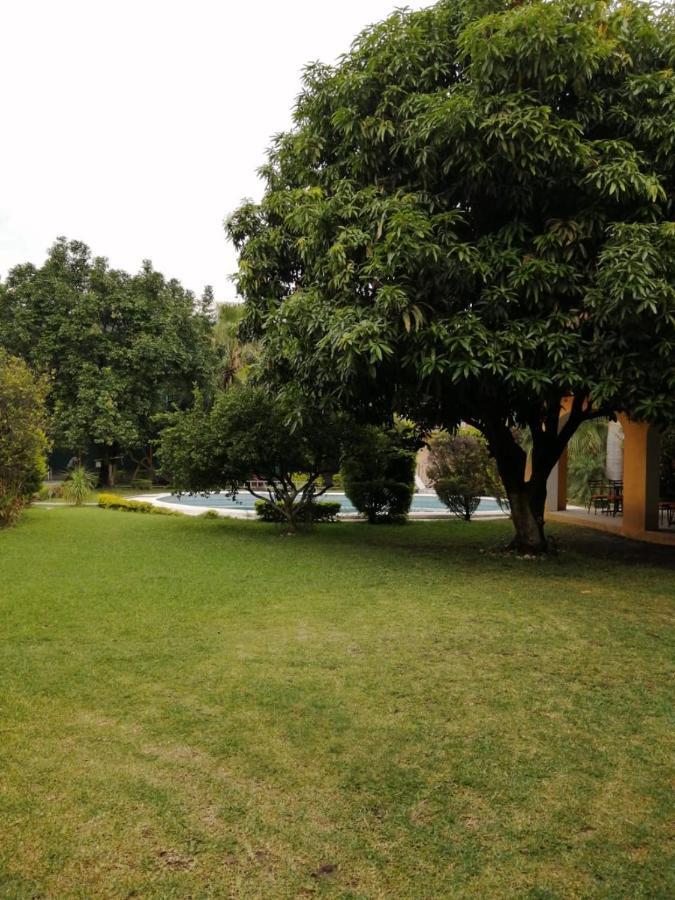 Hotel Quinta Del Descanso Cuautla  Bagian luar foto